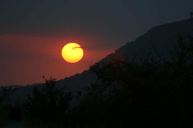 tansC009.jpg - Sonnenuntergang in der Serengeti